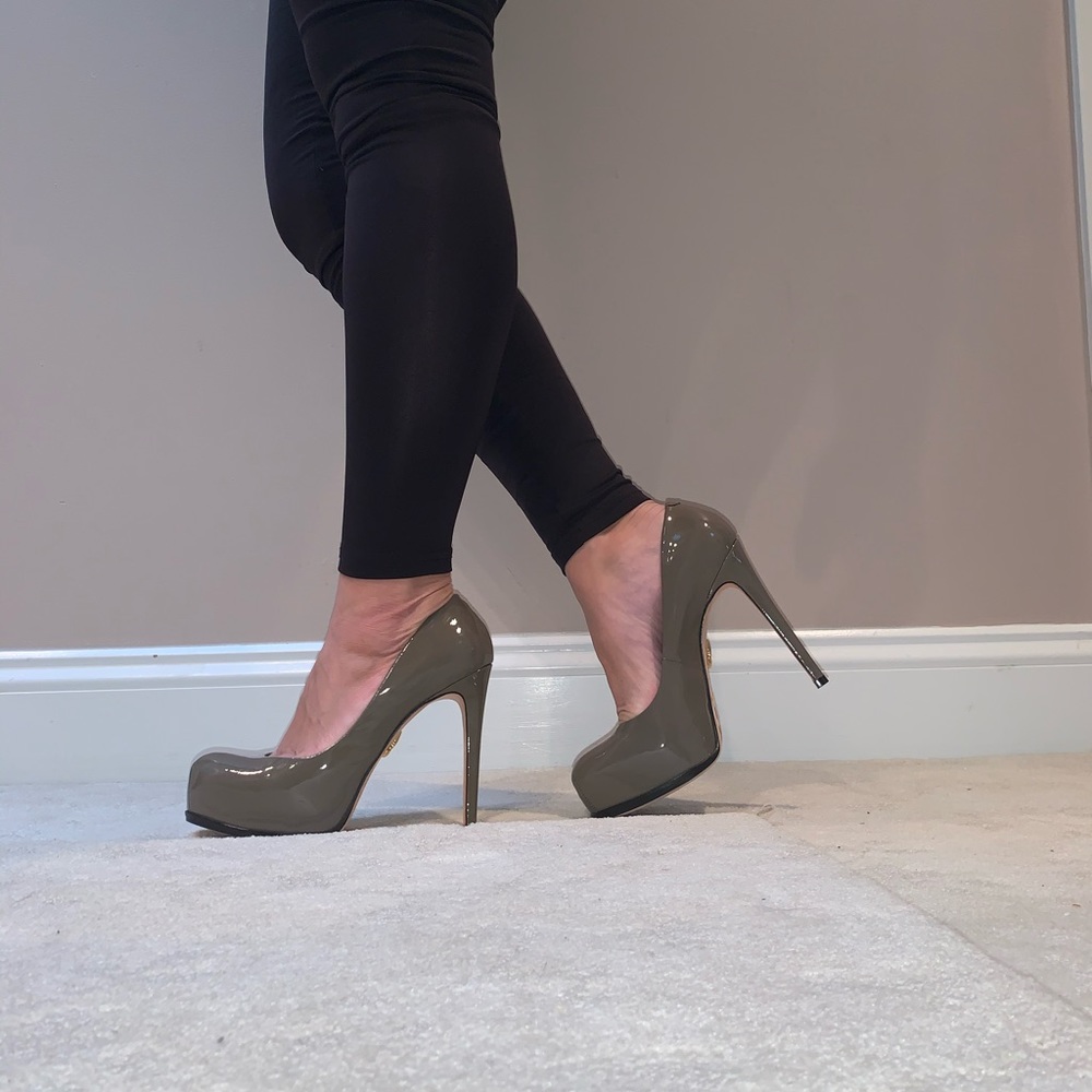 Pour La Victoire, Irina Heel